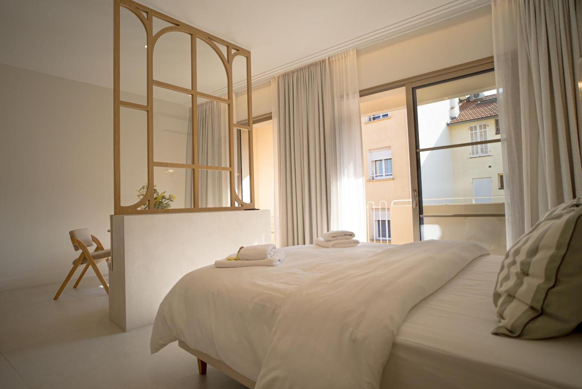 Studios Raffines Avec Terrasses - Plages, Ville Et Gare A Pied - Maison Raphael Saint-Raphaël Esterno foto