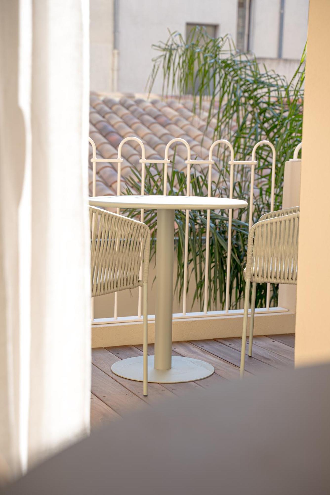 Studios Raffines Avec Terrasses - Plages, Ville Et Gare A Pied - Maison Raphael Saint-Raphaël Esterno foto